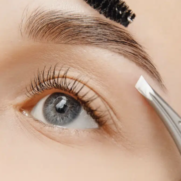 Brow lift (epilation comprise) = 45€